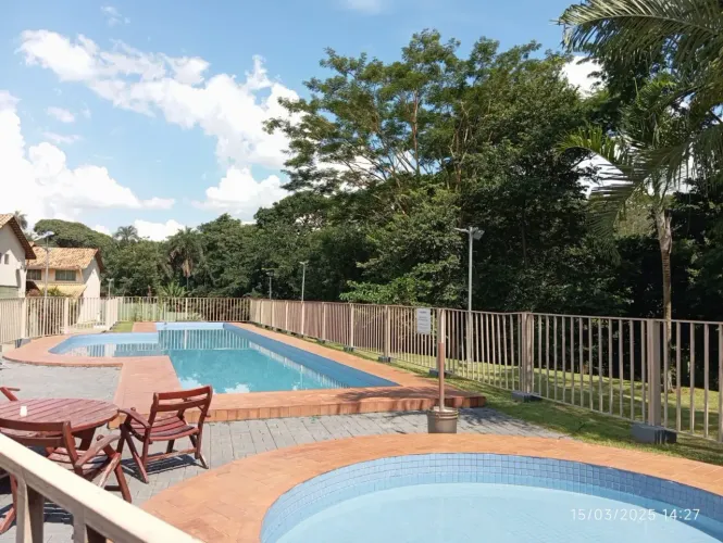 ALUGO Sobrado em condominio Fechado de 3 suites -160 m2 em Aparecida de Goiânia