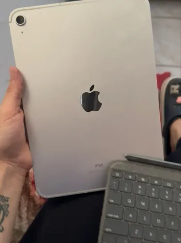 iPad 10ª Geração 64GB + Teclado Logitech Original + Carregador Original | Oportunidade