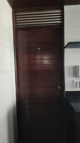 Porta de ypê maciça 80x2,10 70x2,10 60x2,10