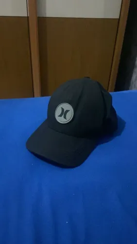 Boné da Hurley original, para mais informações fale por esse whatsapp: *97