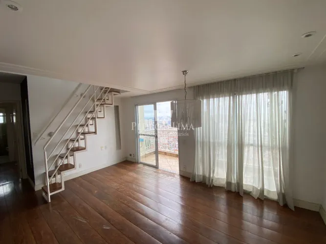Apartamento com Mezanino 3 quartos sendo 1 suíte e 2 vagas fixas. Condomínio Verdes Praças