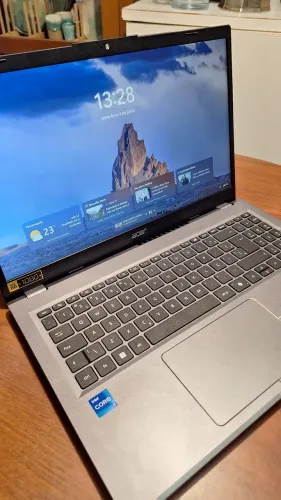 Acer Aspire 15 i7-13620H 8GB 512GB SSD - Novo na Caixa com Nota Fiscal