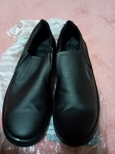 Bota bico de aço nova Tam 42