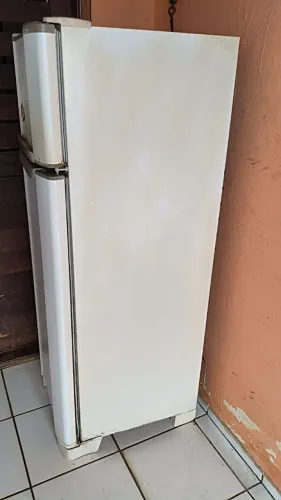 Geladeira em boas condições