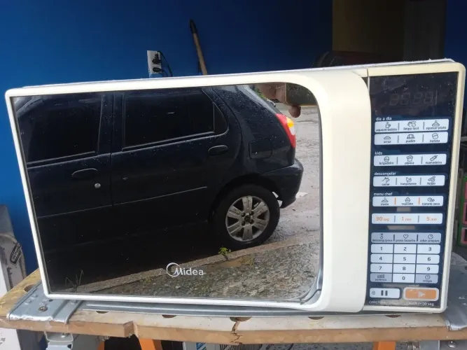 Microondas Midea espelhado bem novinho 