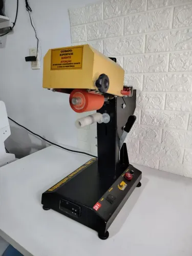 Vendo Prensa de estampar copos, baldes e canetas