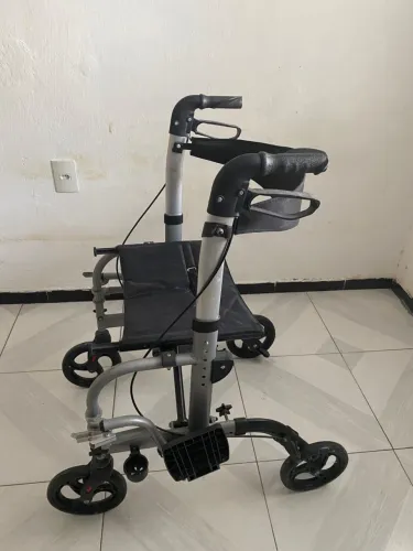 Cadeira de rodas / Andador