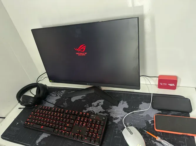 Monitor Gamer LG ultragear 180hz 24 pol