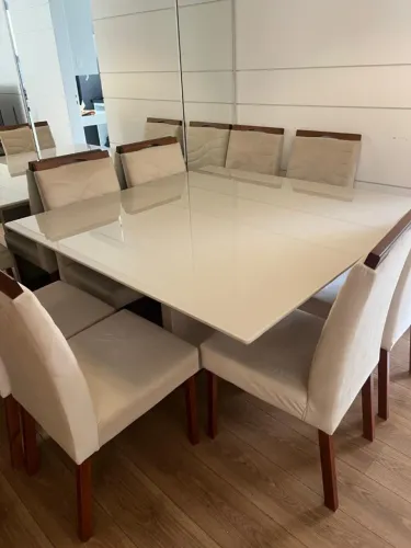 Mesa de Jantar Quadrada - Madeira + Vidro c/ 8 cadeiras