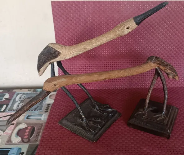 Linda decoração duas garças feita em madeira relíquia 