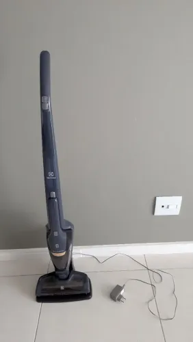Aspirador de pó Electrolux 420Ml ERG25N