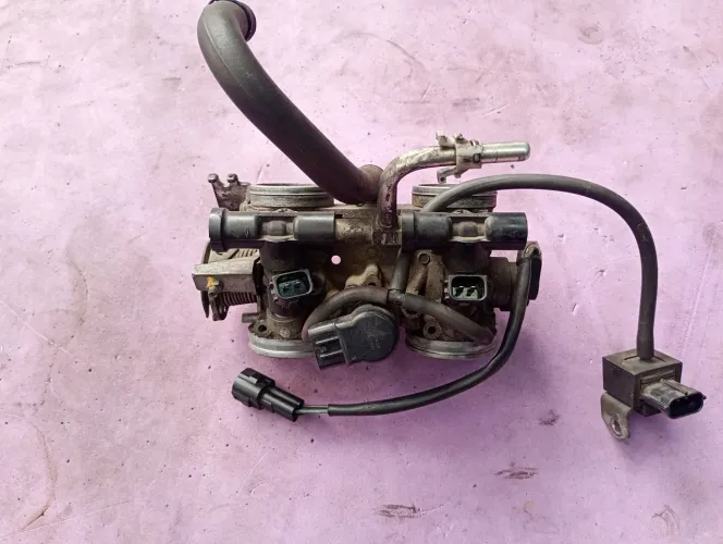 Tbi corpo de borboleta com bico Burgman 650 