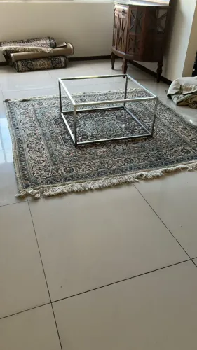 Mesa de centro de aço inox medindo 70x70 altura 40cm acompanha vidro de 10mm