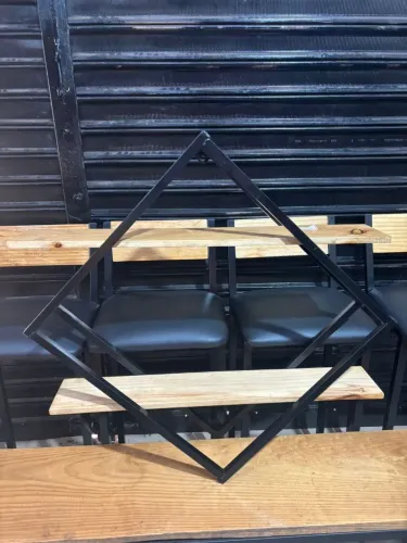 Banqueta e móveis industriais