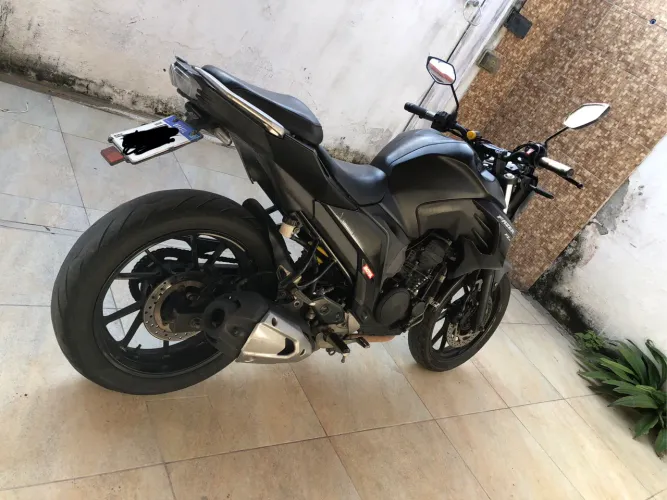 FZ25 250