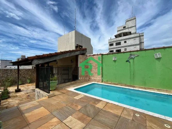 Cobertura á venda na Praia do Tombo | Rocha Imóveis Guarujá
