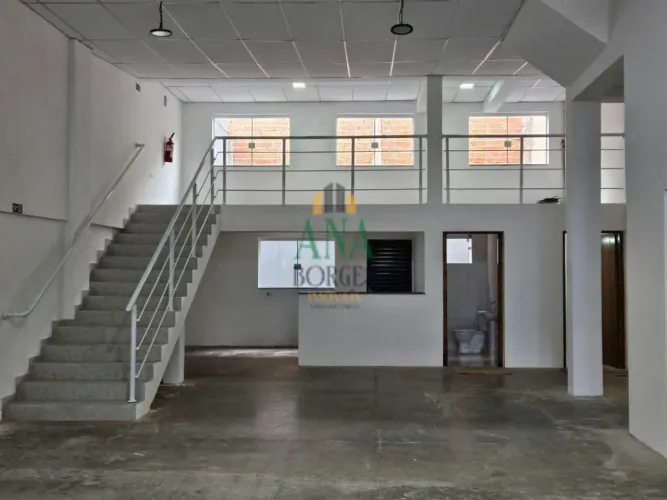 Prédio Comercial no Wanel Ville