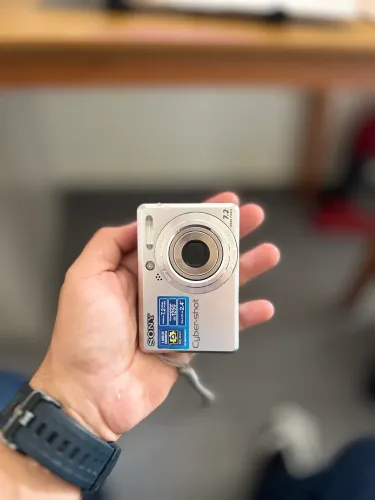SONY CYBER-SHOT DSC-S730