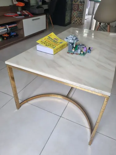 Mesa de centro em Mármore