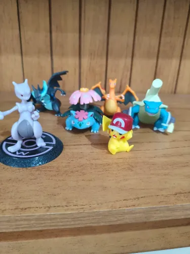 Action figures pokemon