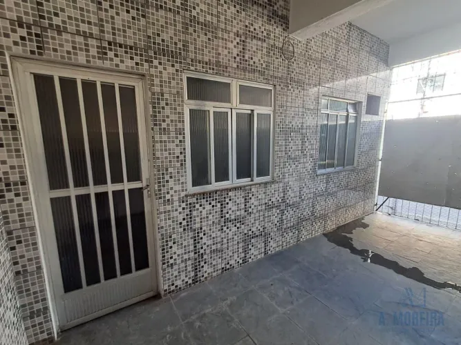 Casa para Locação em Duque de Caxias, Vila São Luís, 2 dormitórios, 1 banheiro, 1 vaga