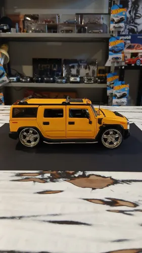 Hummer H2 SUV 2003 da Jada Toys. Escala 1:24