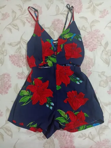 Macacão florido | Roupas Femininas em Ótimo estado