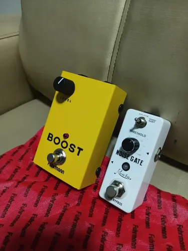 Kit Pedais Guitarra: Boost Fuhrmann + Noise Gate Rowin (Estado de Novo)