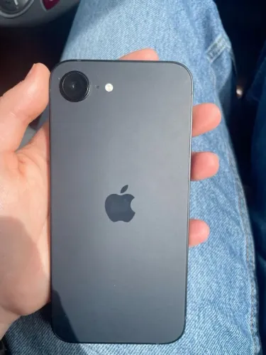 iPhone 16e