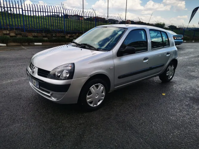 Renault Clio Authentique Hi-flex 1.0 16V 5P 2006