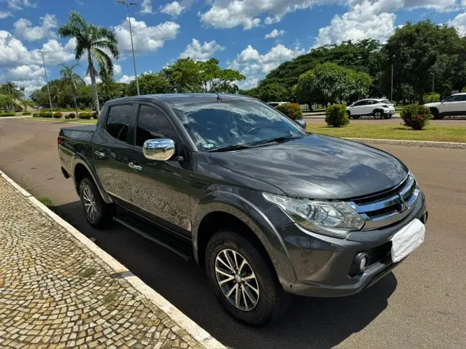 Mitsubishi L200 Triton Sport HPE-S 2.4 CD Dies. AUT 2019