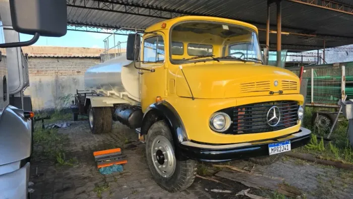 Caminhão Mercedes-Benz 1113 1981 