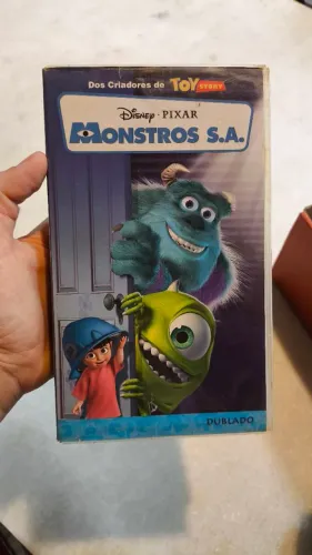 Fita VHS Monstros S.A.