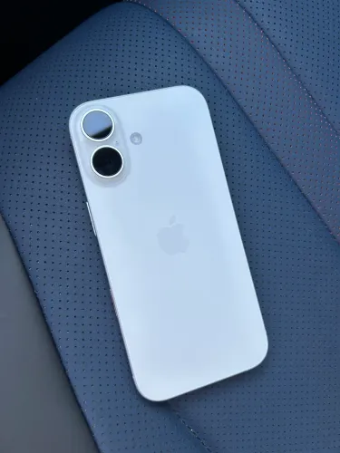 iPhone 17
