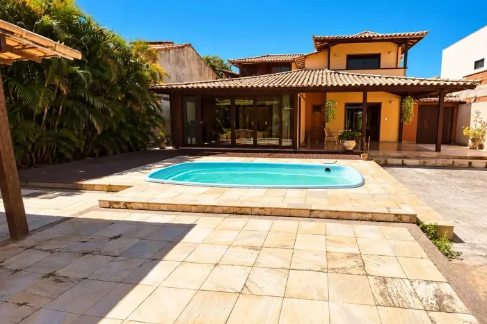 CASA À VENDA 5 quartos em Manguinhos - Armação dos Búzios - RJ