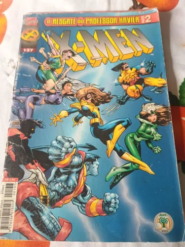 revista em quadrinhos X-Men Nº 137, publicada no Brasil pela Editora Abril.