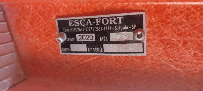 Escada tesoura fibra de vidro ESCAFORT - 6 degraus