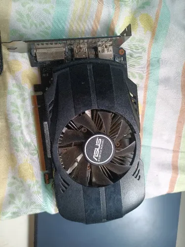 Placa de vídeo NVidia GTX 1650 funcionando. 100%