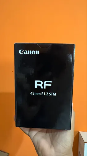 Lente Canon RF 45mm 1.2 STM 