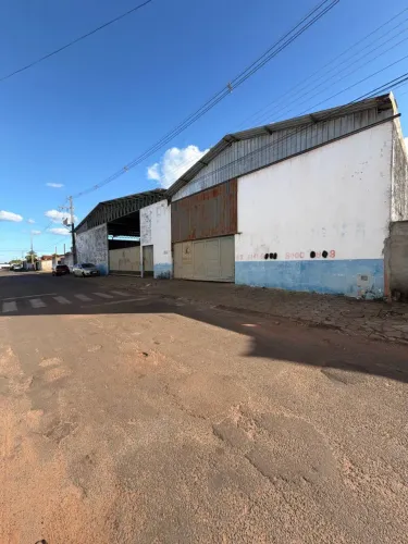 Galpão para Alugar com 360m2 ? Espaço Amplo