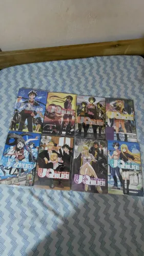 Uq Holder! volume 1 ao 8