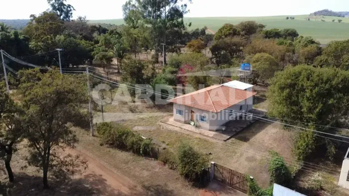 Chácara bem localizada na Estancia Balneário Concordia - São Carlos.
