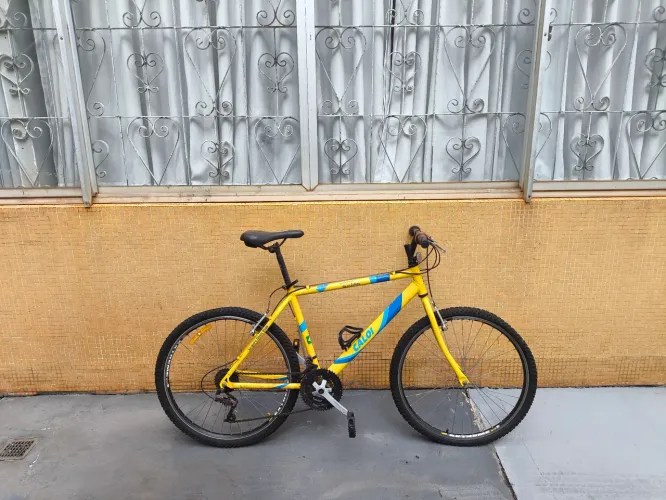 Bicicleta Caloi Amarela Aro 26