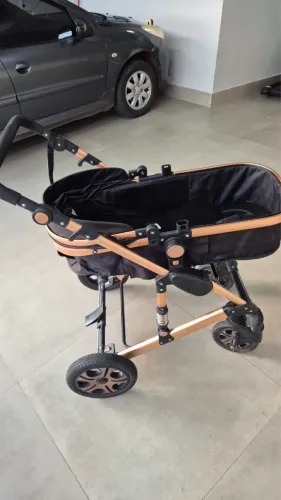 Carrinho de bebê luxo