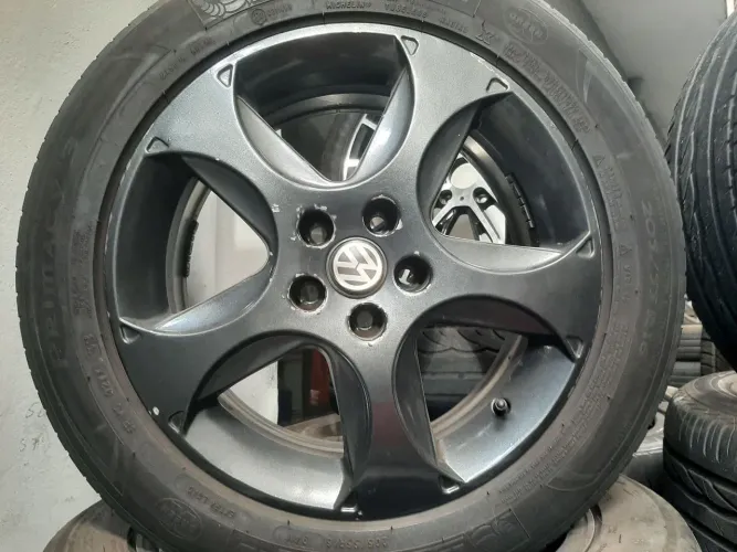 Rodas aro 16 Volkswagen Golf Gti grafite com pneus 205 55 16 5x100 usadas