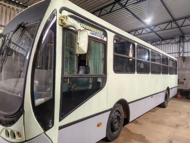 Vendo ônibus coletivo