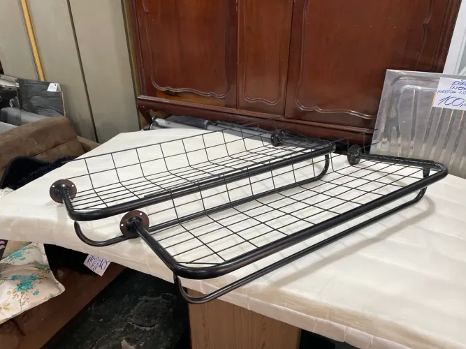 Arara de Parede com Suporte para Bolsa/Chapeu