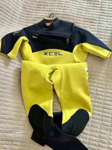 Roupa de Borracha Xcell Tam M zerada