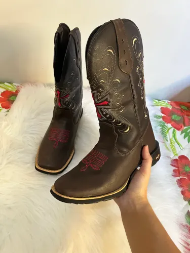 Bota Texana Country Feminina Marrom Bordada - Tam 39/40 (Seminova)