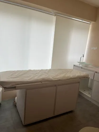 Maca e cadeira para estética e Maquiagem.